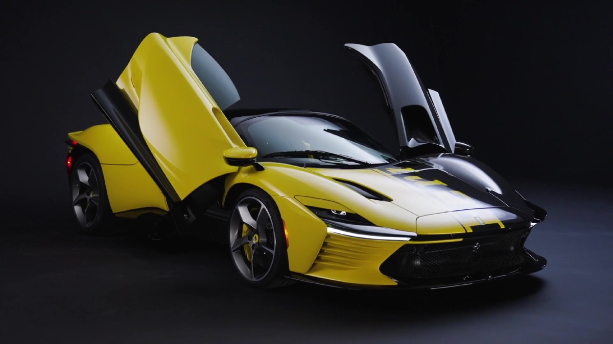 Ferrari presenta un exclusivo Daytona SP3 Tailor Made en una subasta benéfica durante la Monterey Car Week