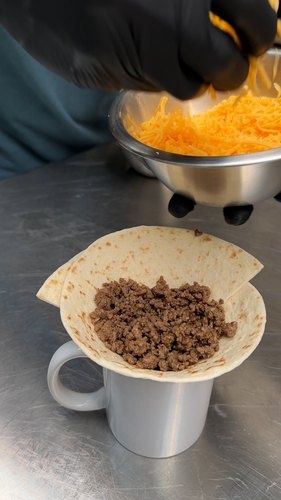 Cono de Tortilla en una Taza