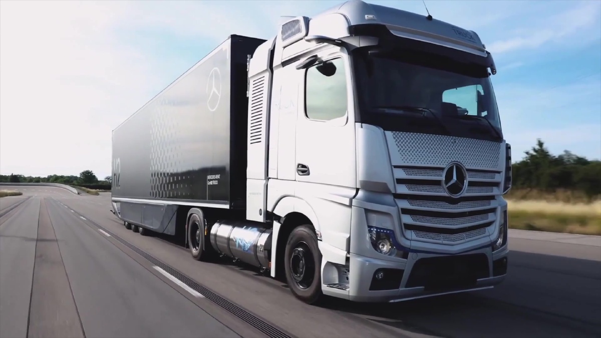 Daimler Truck prueba un camión de pila de combustible con hidrógeno líquido