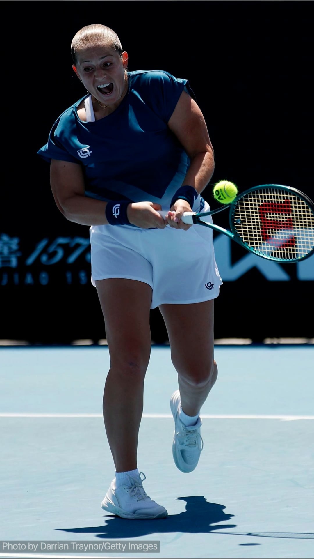 Una Tenista Golpea A Su Oponente En La Cara Con Una Pelota En El Abierto De Australia...