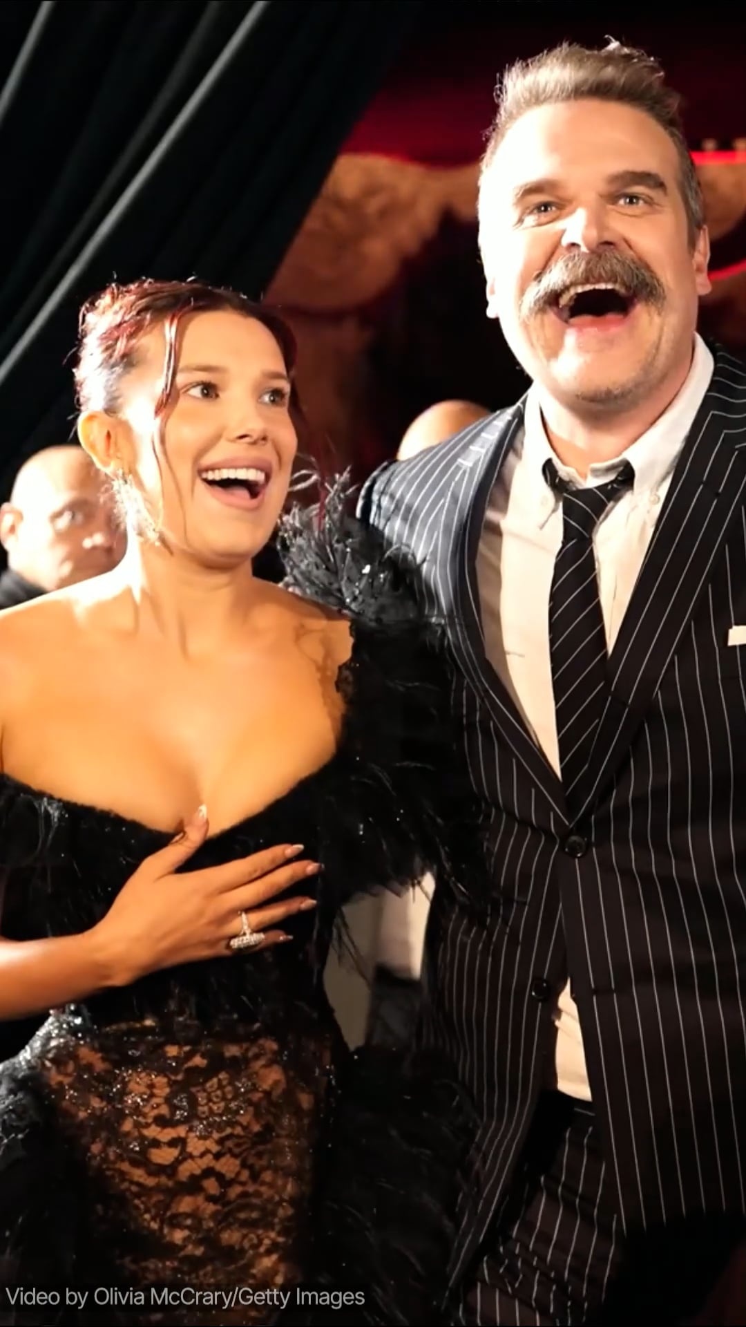 Brown Afirma Que «Se Sentía Segura» En El Plató Con Harbour A Pesar De Las Acusaciones De Acoso...