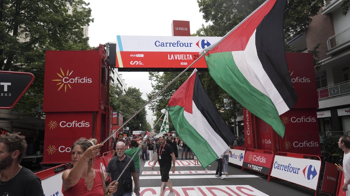 Cancelada A Tres Kilómetros Del Final La Vuelta Ciclista A España Por Una Protesta Propalestina En La Meta