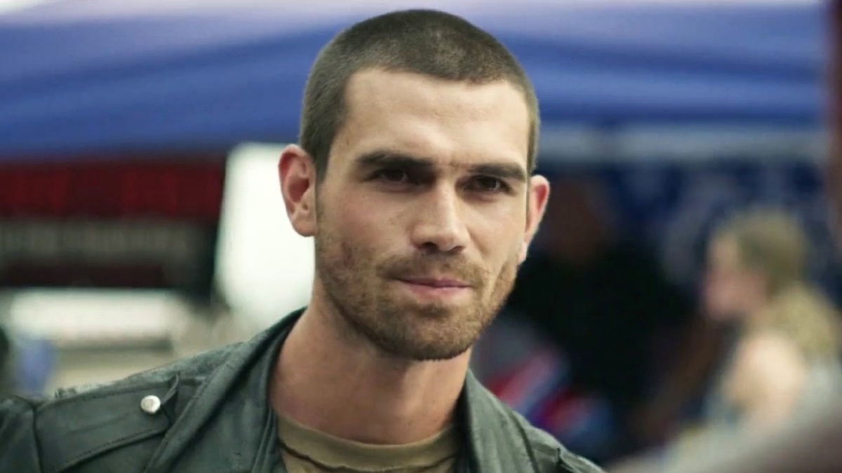 One Fast Move (Spanish/Mexico Trailer 1)