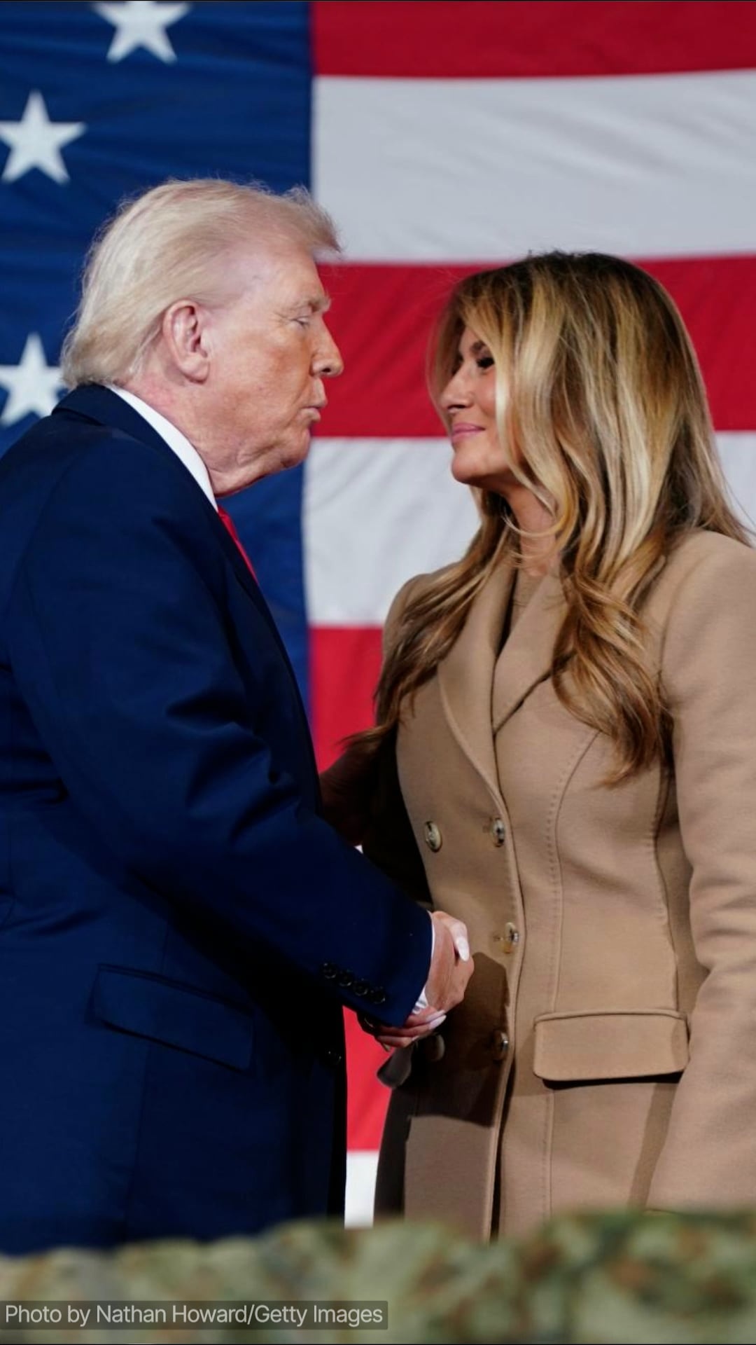 Melania Usa Una Canción De Bad Bunny Semanas Después De Las Críticas De Trump En El Super Bowl...