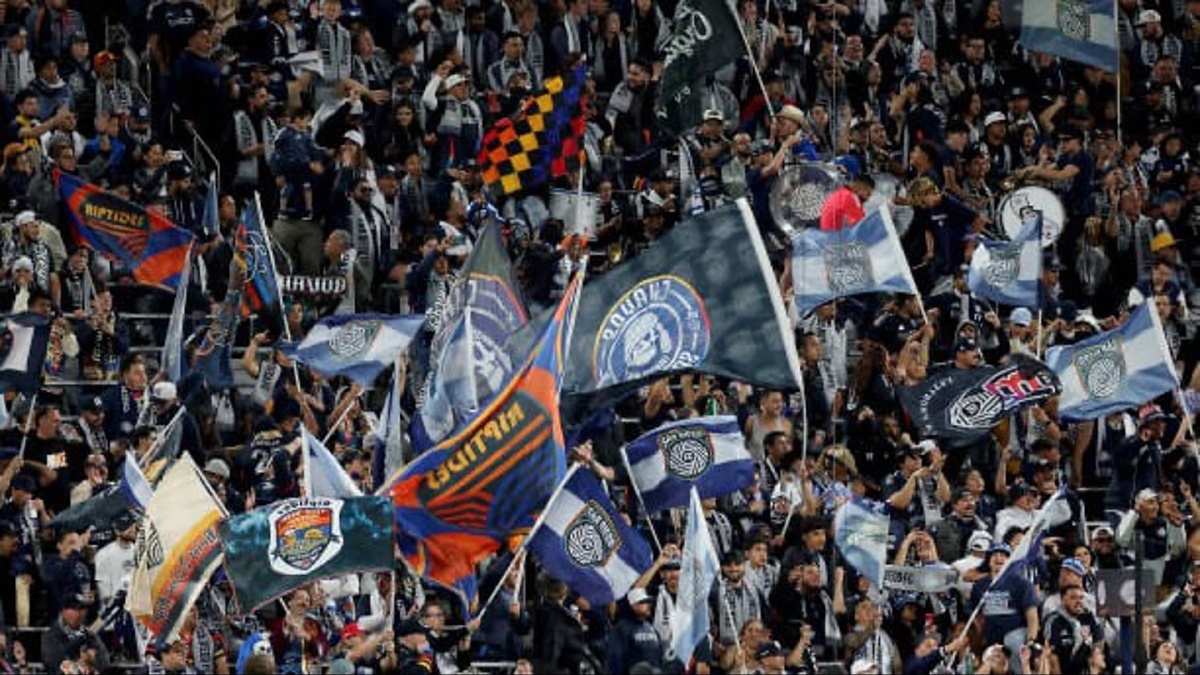 Cánticos Homófobos En Un Partido De Fútbol En Estados Unidos